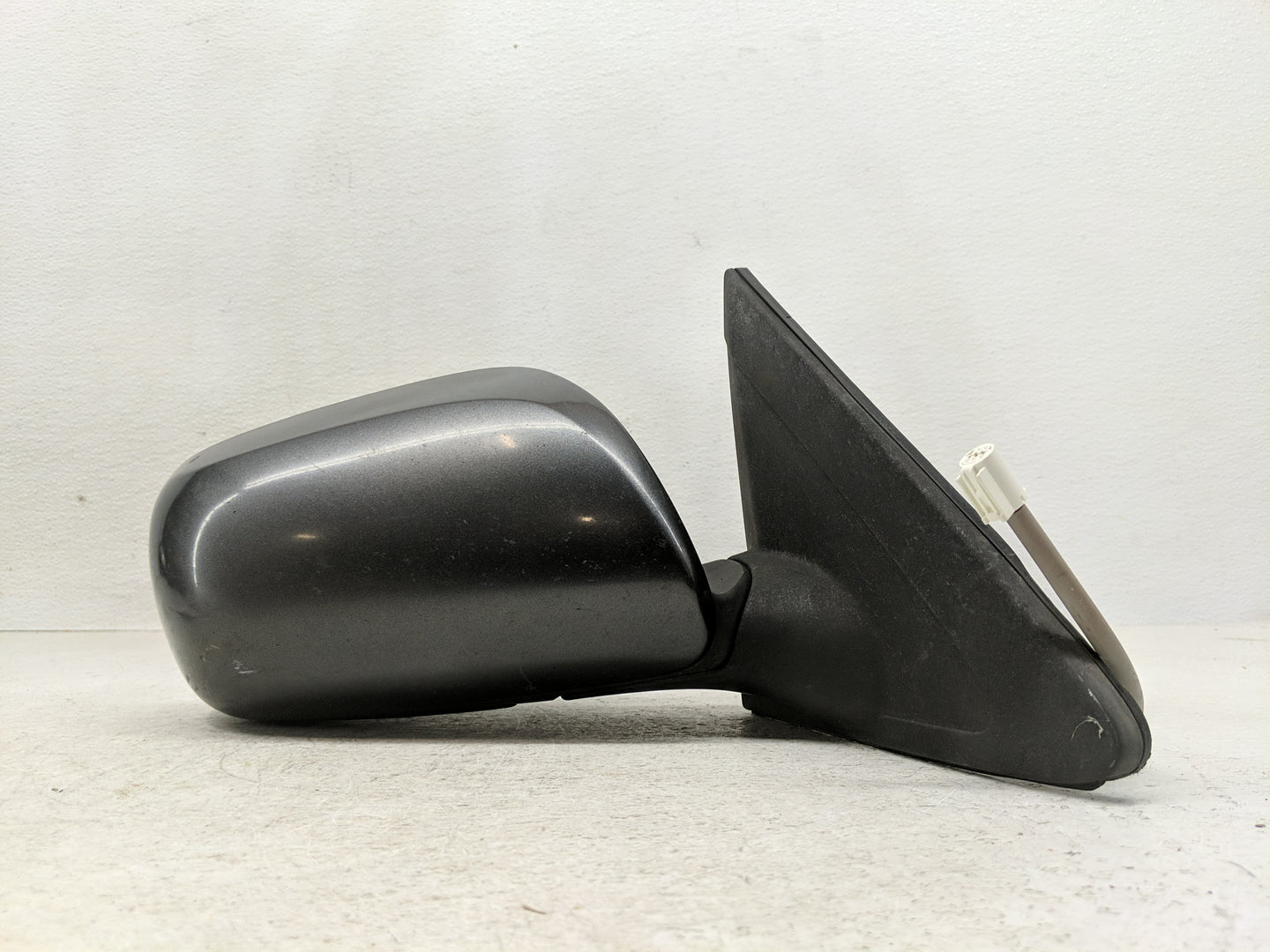 2009-2014 Toyota Matrix Passenger Side View Mirror - Right Door Mirror OEM Used - Oemusedautoparts1.com