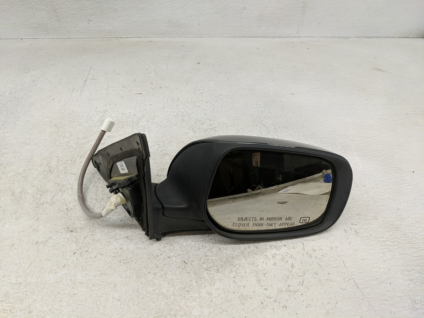 2009-2014 Toyota Matrix Passenger Side View Mirror - Right Door Mirror OEM Used - Oemusedautoparts1.com