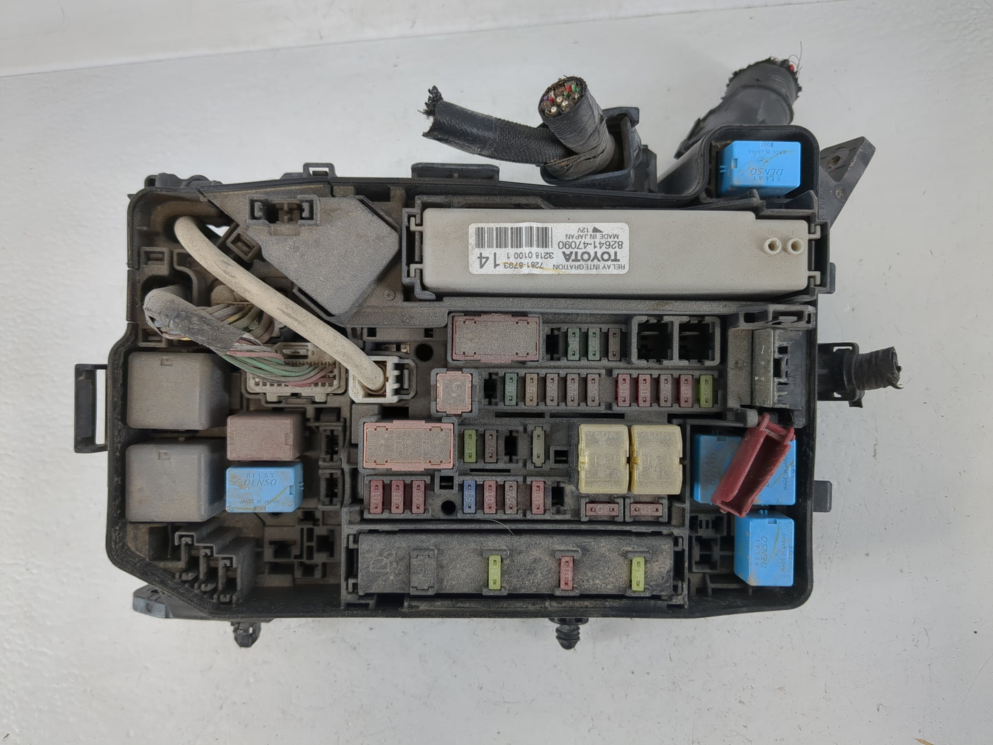 2013-2019 Toyota Prius Fusebox Fuse Box Panel Relay Module P/N:82641-47090 Fits Fits 2013 2014 2015 2016 2017 2018 2019 OEM 