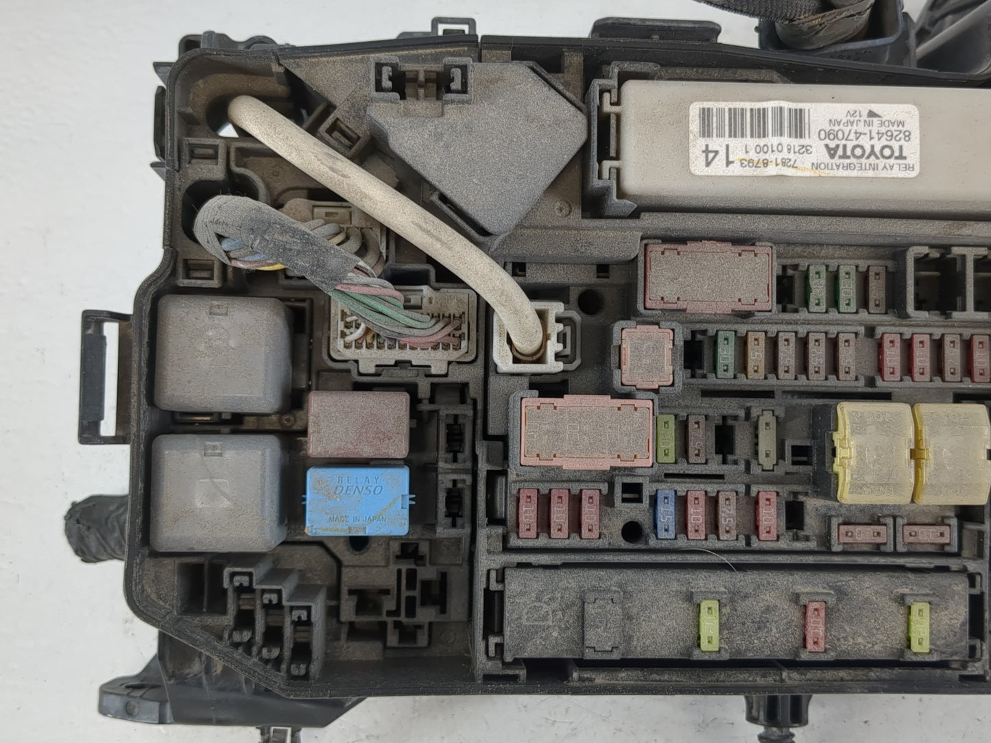 2013-2019 Toyota Prius Fusebox Fuse Box Panel Relay Module P/N:82641-47090 Fits Fits 2013 2014 2015 2016 2017 2018 2019 OEM 