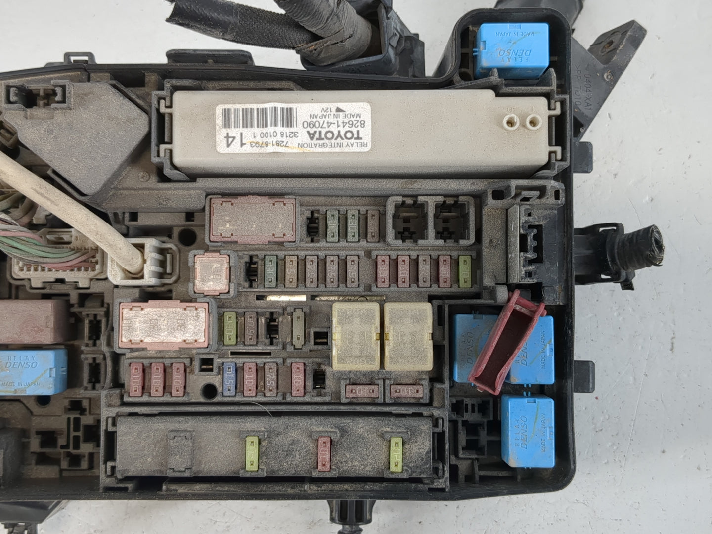 2013-2019 Toyota Prius Fusebox Fuse Box Panel Relay Module P/N:82641-47090 Fits Fits 2013 2014 2015 2016 2017 2018 2019 OEM 