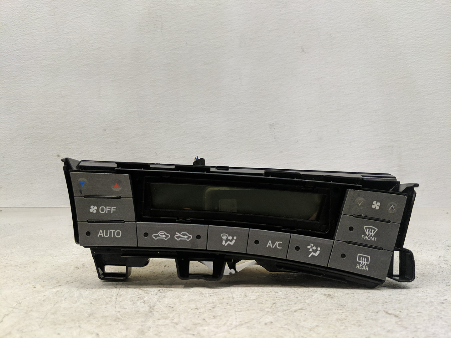 2013-2015 Toyota Prius Climate Control Module Temperature AC/Heater Replacement P/N:75D726 Fits Fits 2013 2014 2015 OEM Used