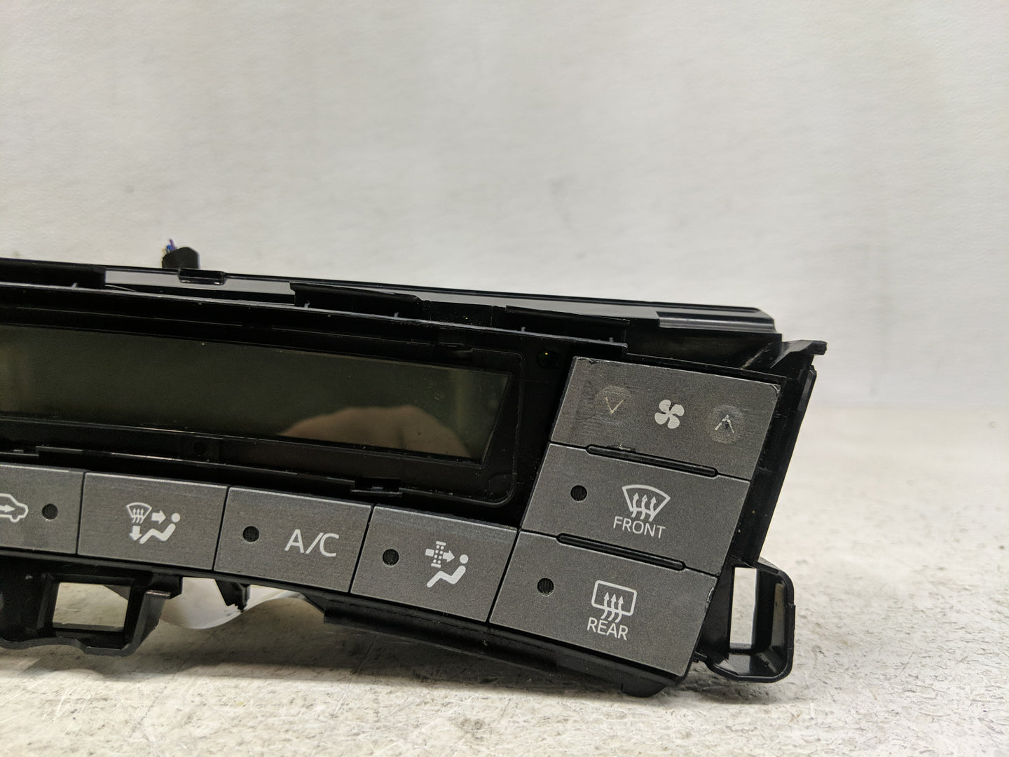 2013-2015 Toyota Prius Climate Control Module Temperature AC/Heater Replacement P/N:75D726 Fits Fits 2013 2014 2015 OEM Used