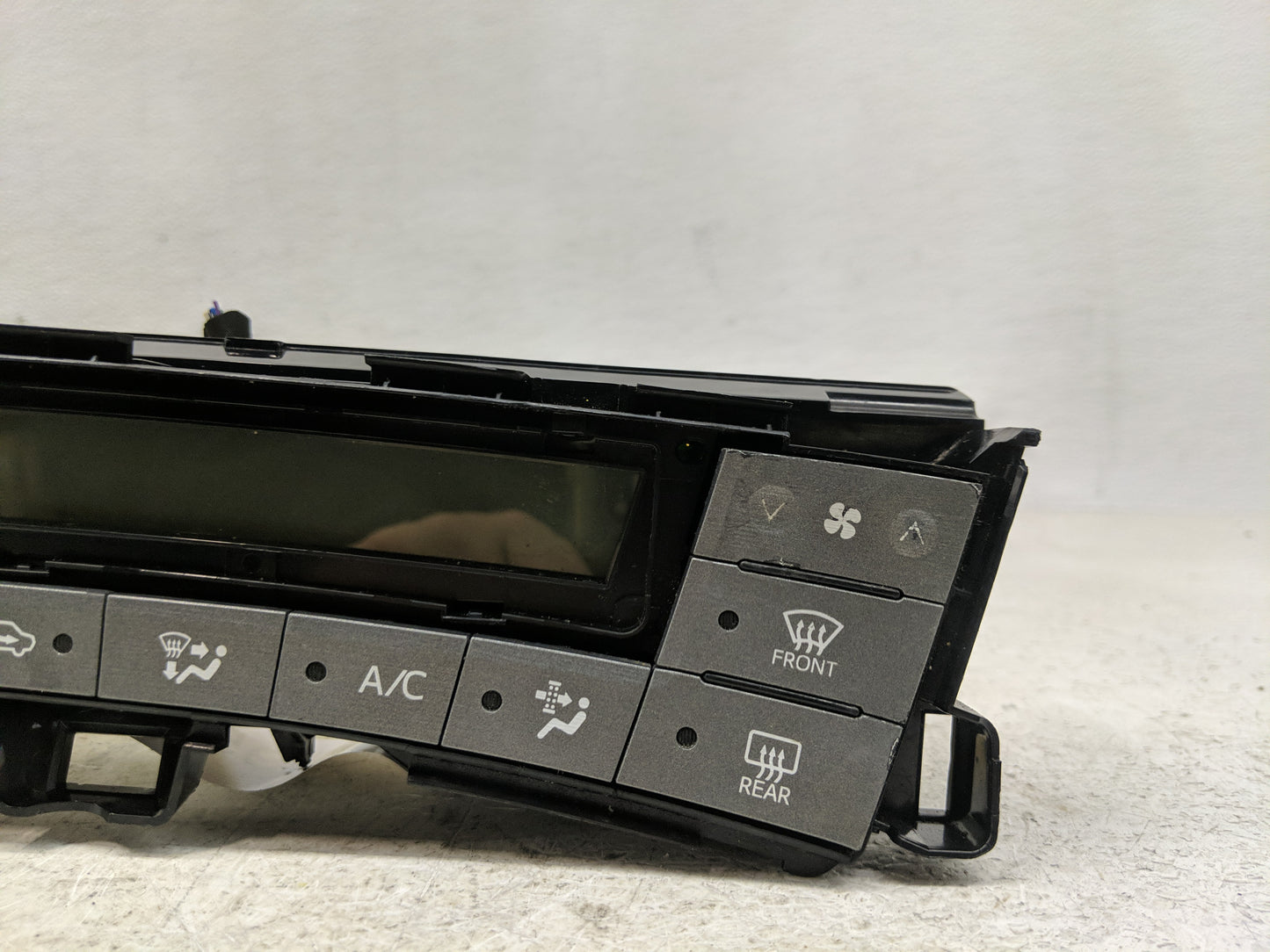 2013-2015 Toyota Prius Climate Control Module Temperature AC/Heater Replacement P/N:75D726 Fits Fits 2013 2014 2015 OEM Used
