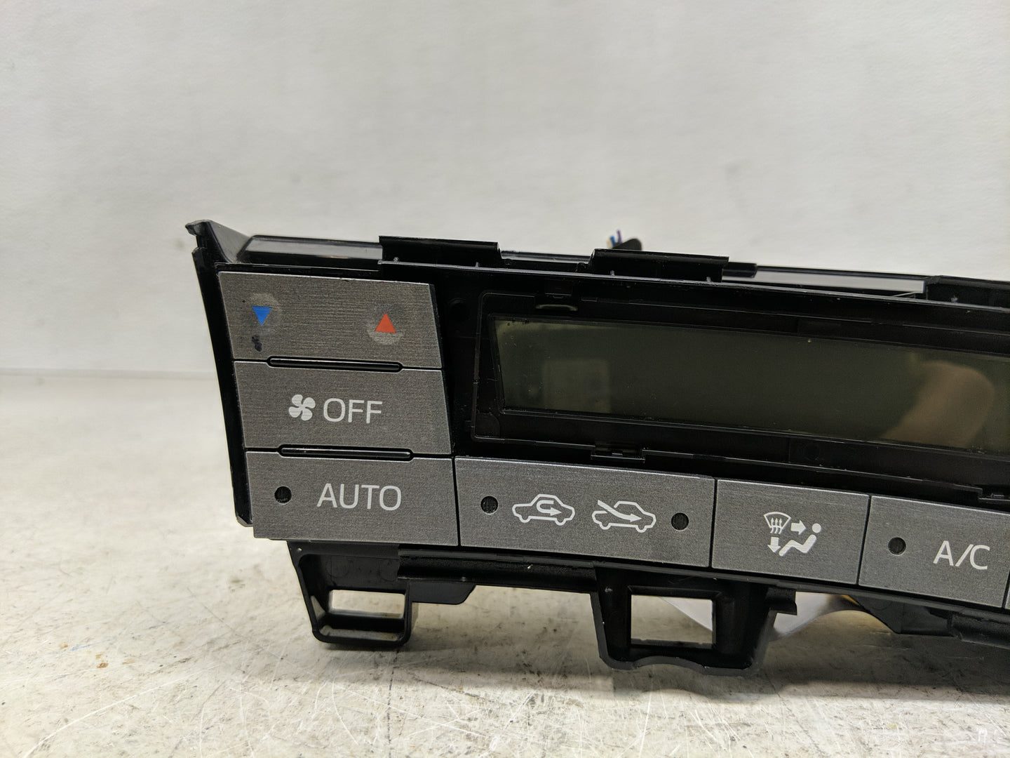 2013-2015 Toyota Prius Climate Control Module Temperature AC/Heater Replacement P/N:75D726 Fits Fits 2013 2014 2015 OEM Used