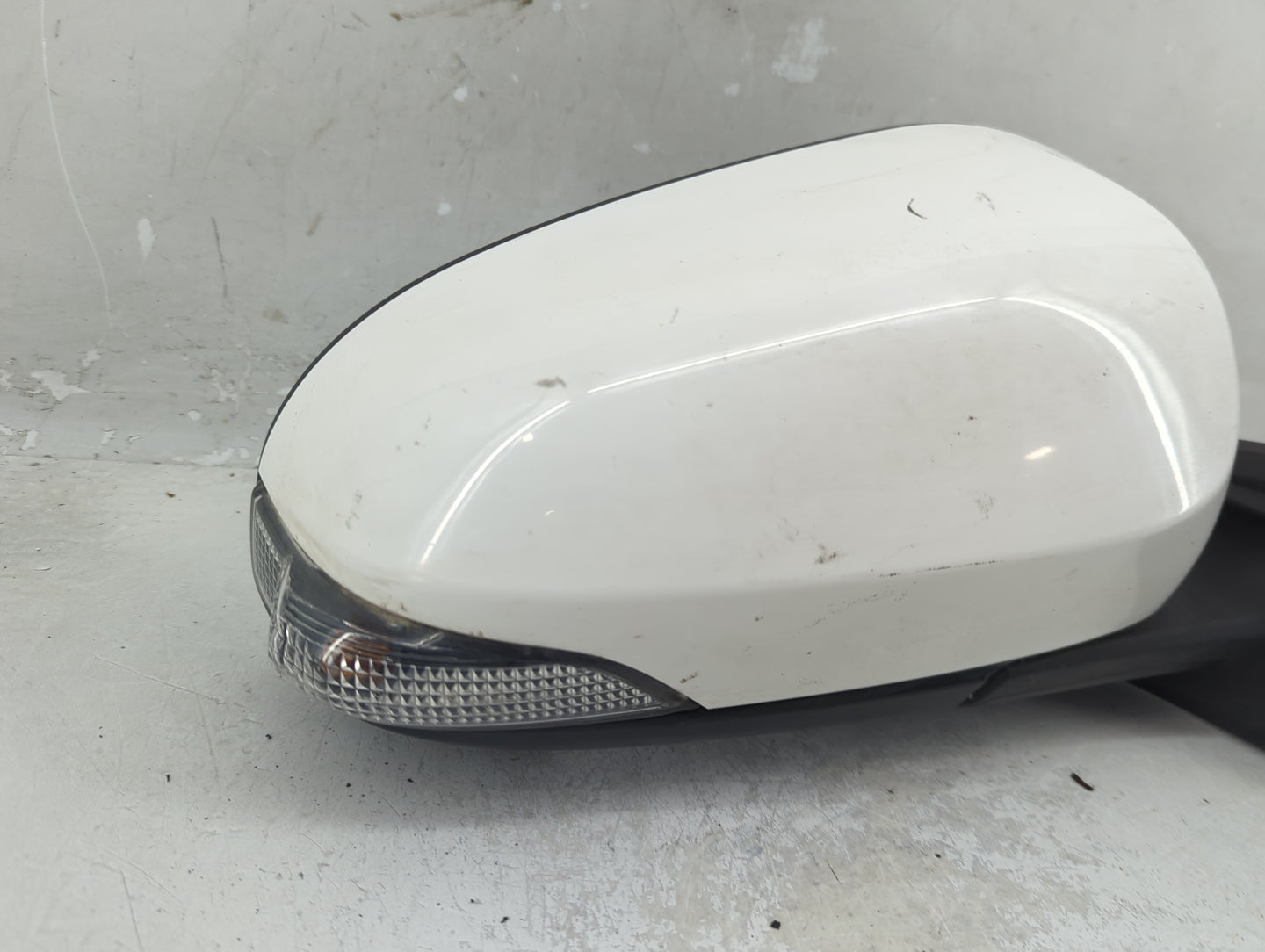 2013 Toyota Prius Passenger Side View Mirror - Right Door Mirror OEM Used - Oemusedautoparts1.com