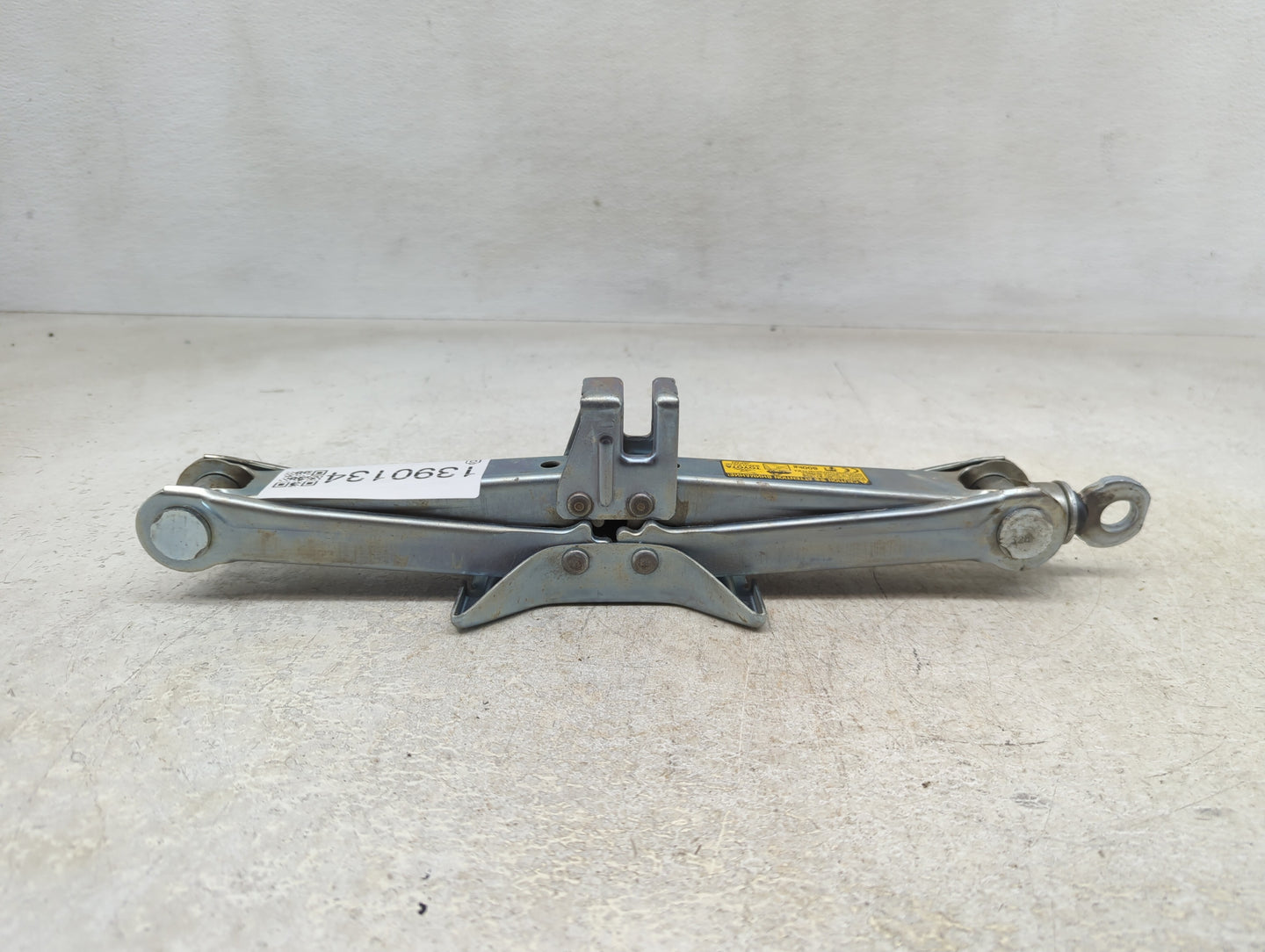 2013 Toyota Prius Spare Scissor Car Jack - Oemusedautoparts1.com