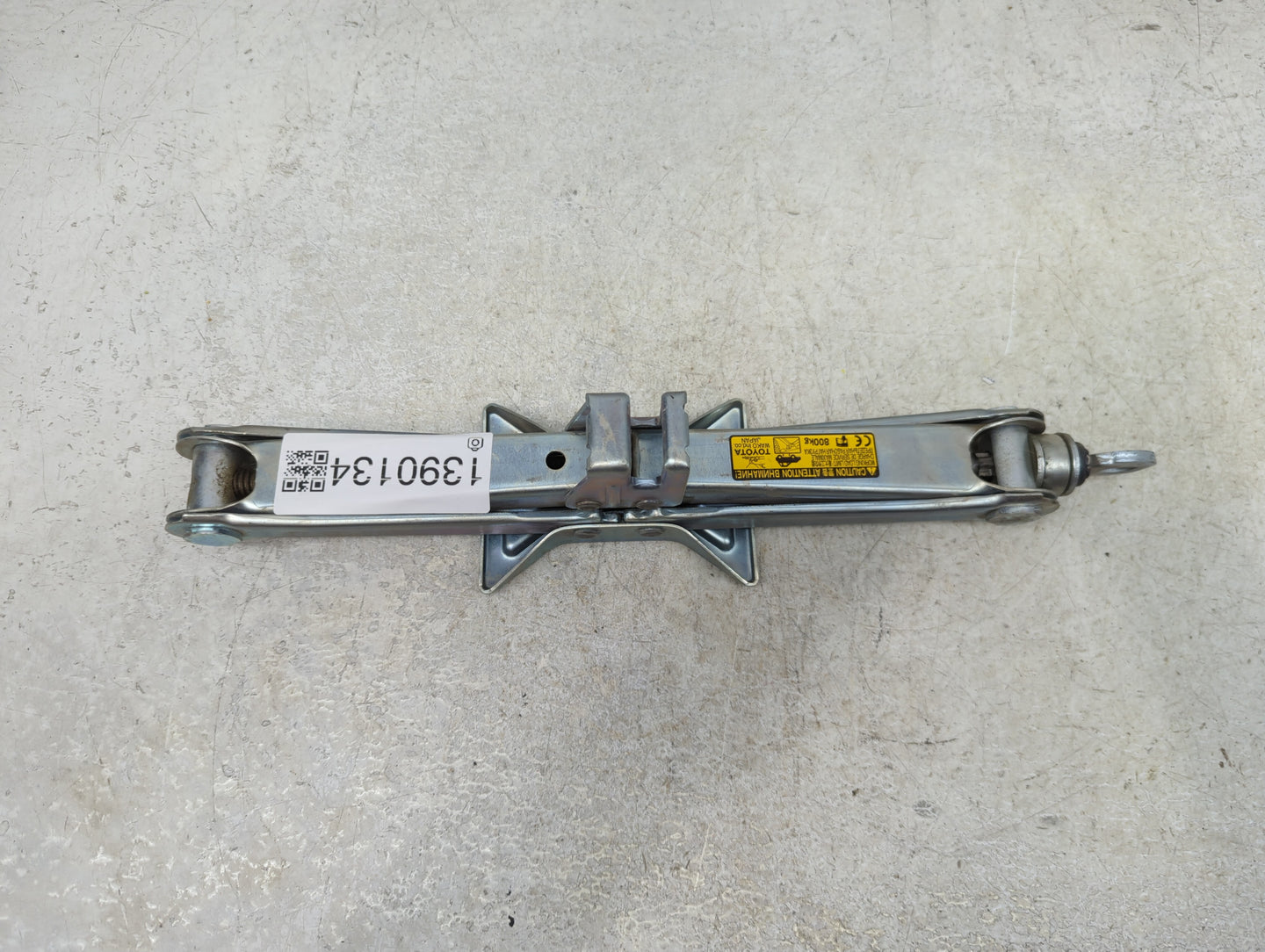 2013 Toyota Prius Spare Scissor Car Jack - Oemusedautoparts1.com