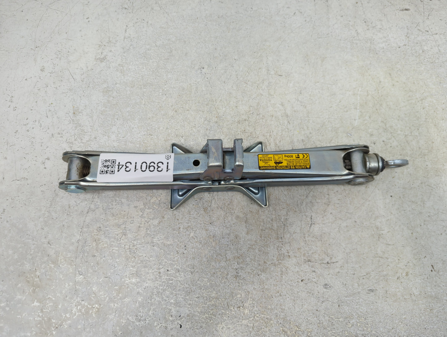 2013 Toyota Prius Spare Scissor Car Jack - Oemusedautoparts1.com