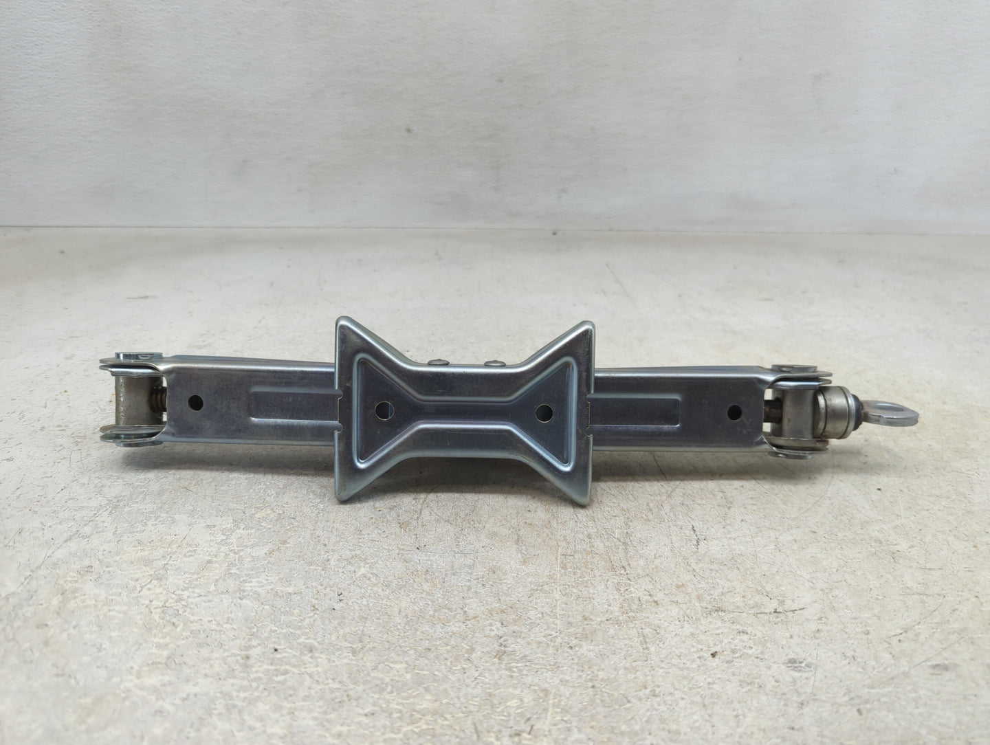 2013 Toyota Prius Spare Scissor Car Jack - Oemusedautoparts1.com