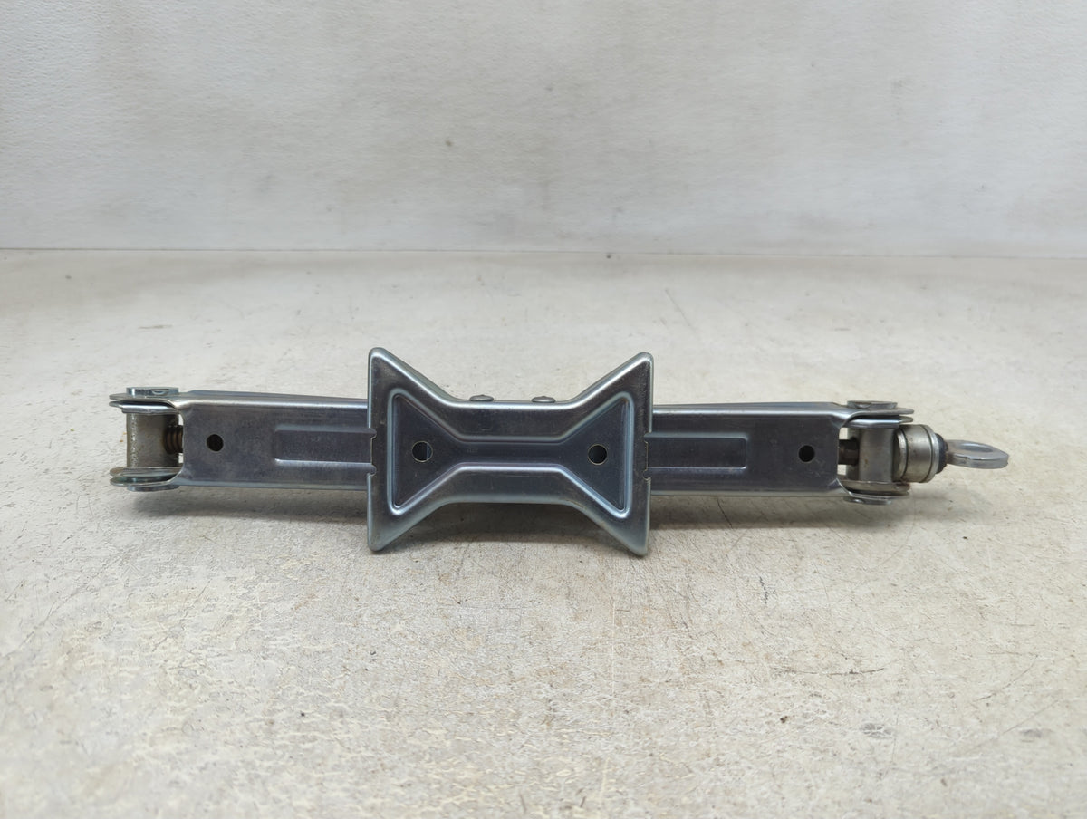 2013 Toyota Prius Spare Scissor Car Jack - Oemusedautoparts1.com