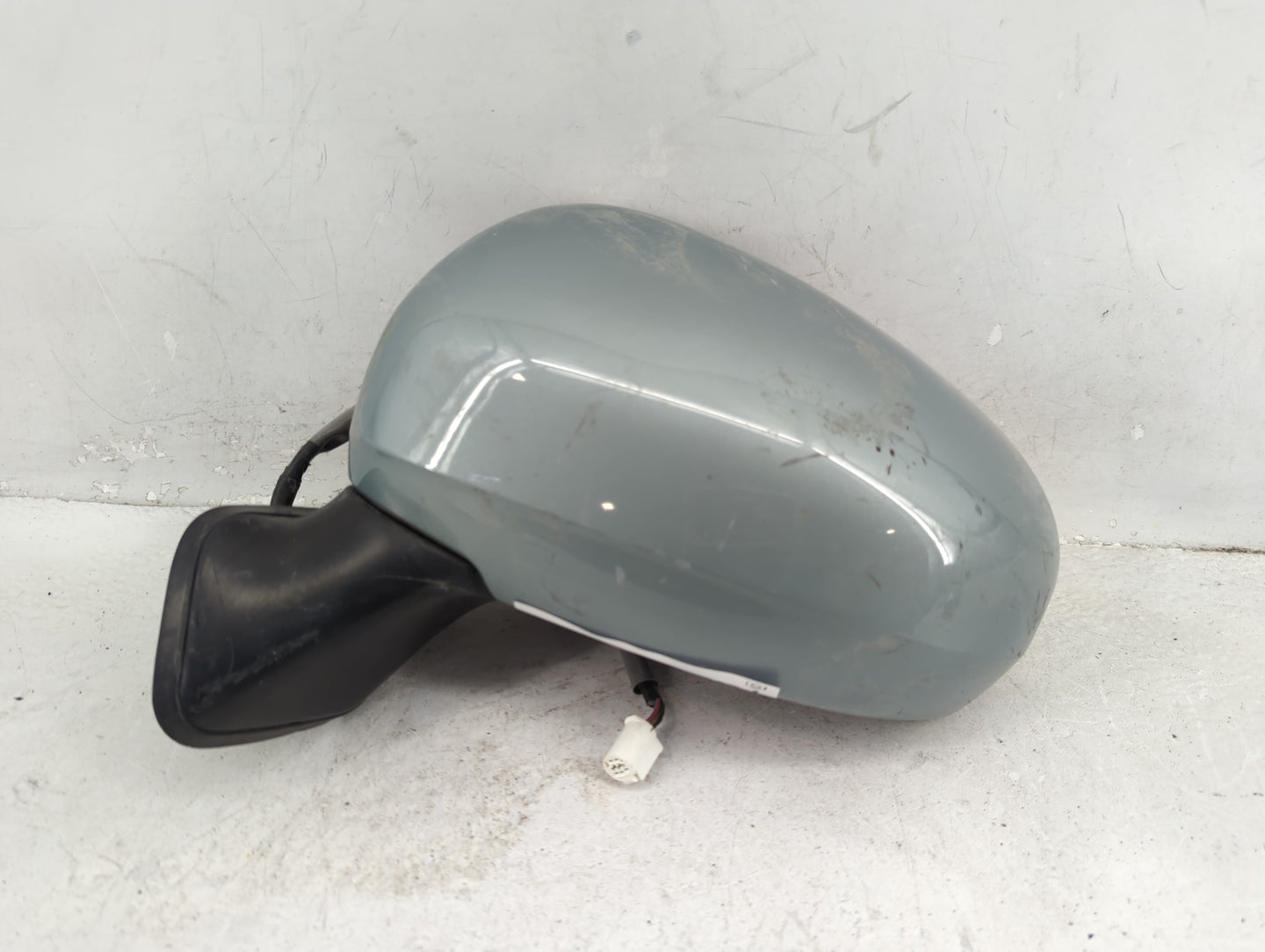 2010-2015 Toyota Prius Driver Side View Mirror - Left Door Mirror OEM Used - Oemusedautoparts1.com