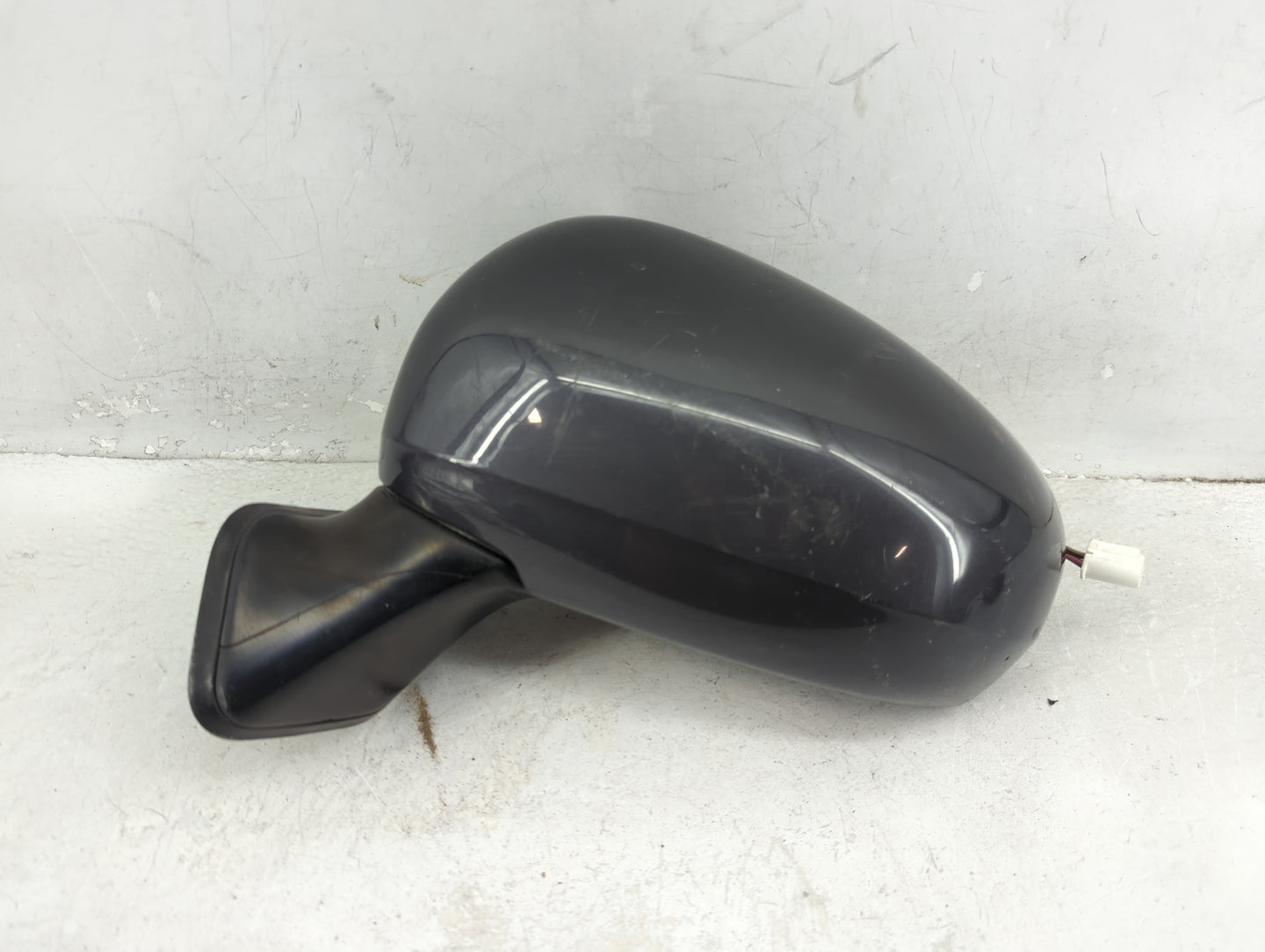 2010-2015 Toyota Prius Driver Side View Mirror - Left Door Mirror OEM Used - Oemusedautoparts1.com