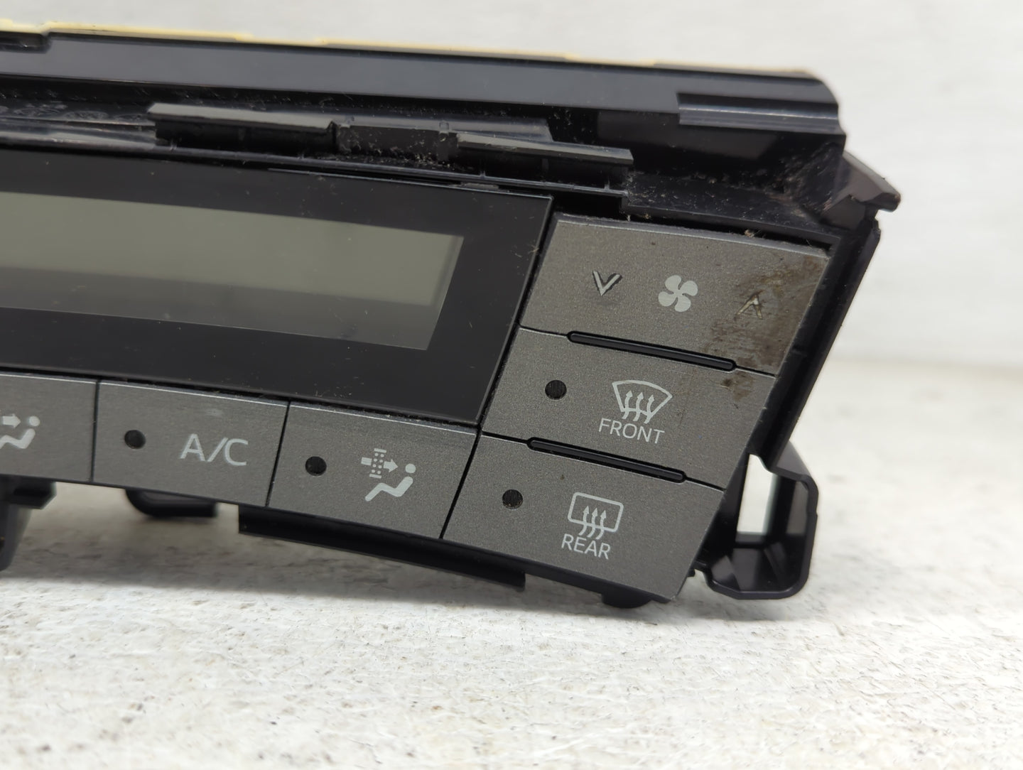 2013-2015 Toyota Prius Climate Control Module Temperature AC/Heater Replacement P/N:75D726 Fits Fits 2013 2014 2015 OEM Used