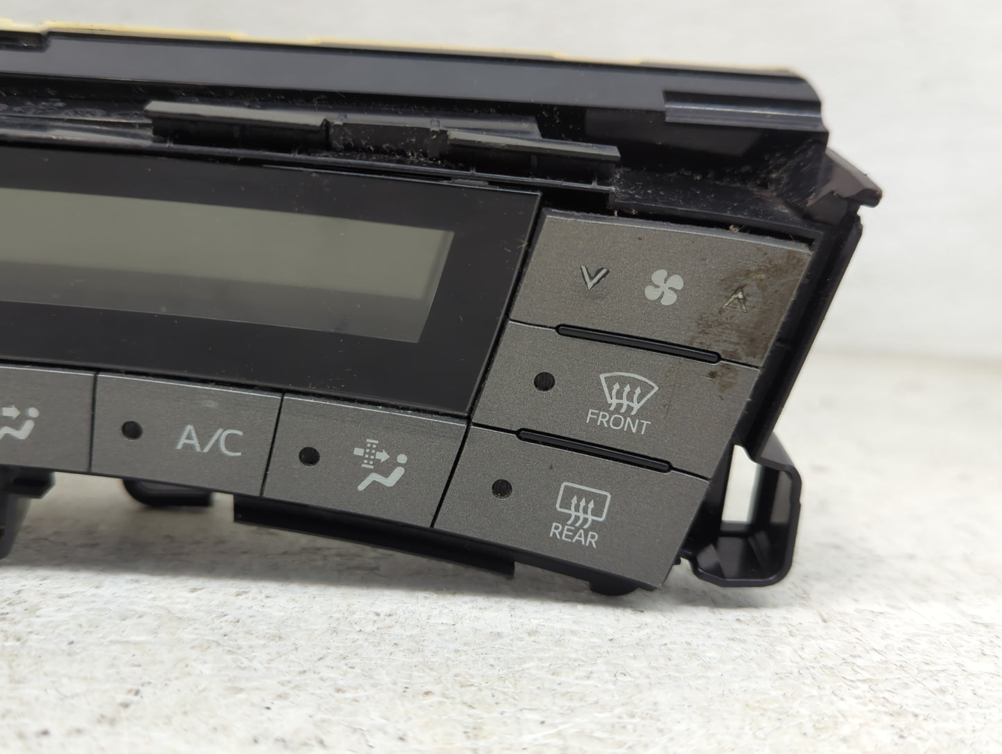 2013-2015 Toyota Prius Climate Control Module Temperature AC/Heater Replacement P/N:75D726 Fits Fits 2013 2014 2015 OEM Used