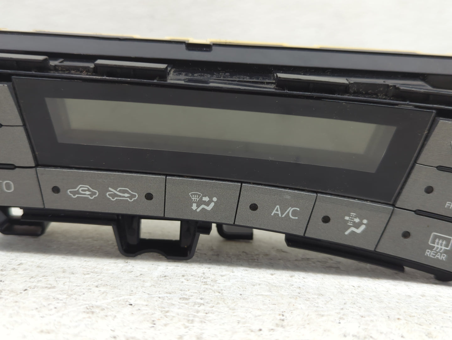 2013-2015 Toyota Prius Climate Control Module Temperature AC/Heater Replacement P/N:75D726 Fits Fits 2013 2014 2015 OEM Used