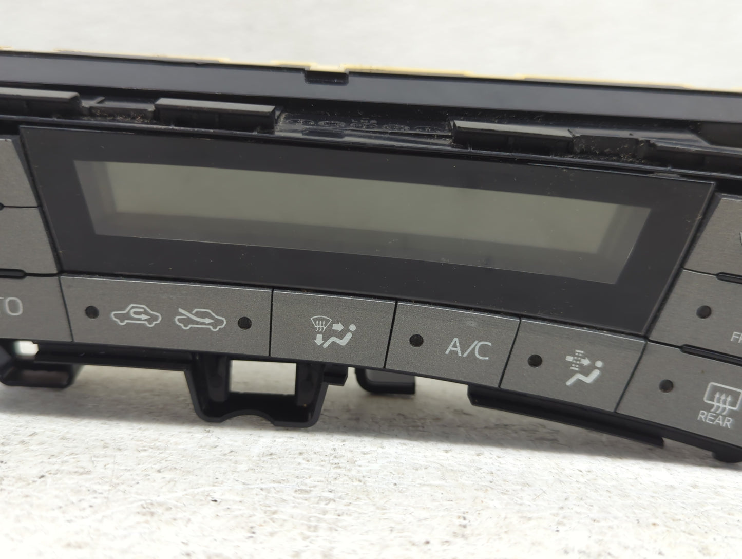 2013-2015 Toyota Prius Climate Control Module Temperature AC/Heater Replacement P/N:75D726 Fits Fits 2013 2014 2015 OEM Used