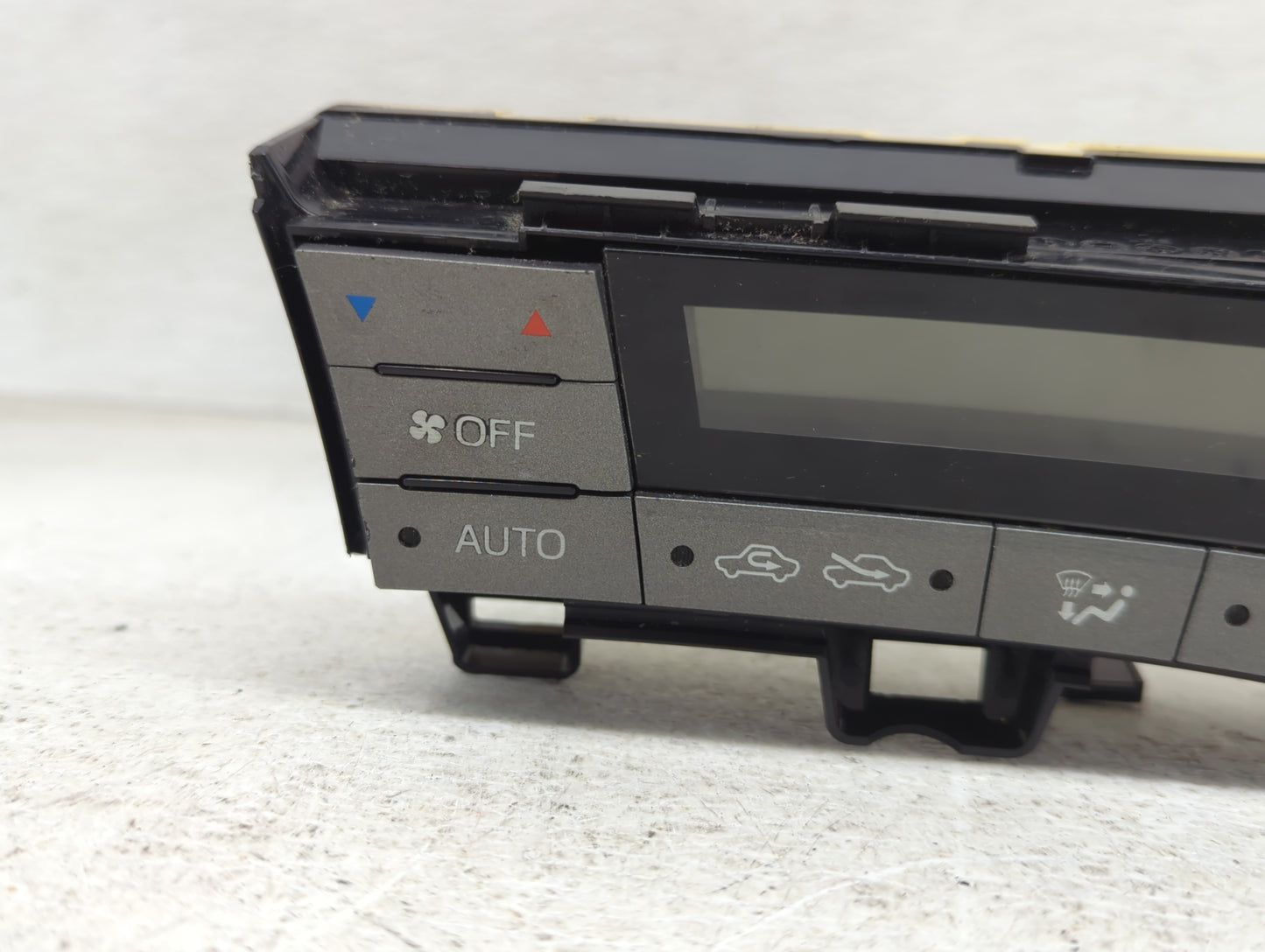 2013-2015 Toyota Prius Climate Control Module Temperature AC/Heater Replacement P/N:75D726 Fits Fits 2013 2014 2015 OEM Used