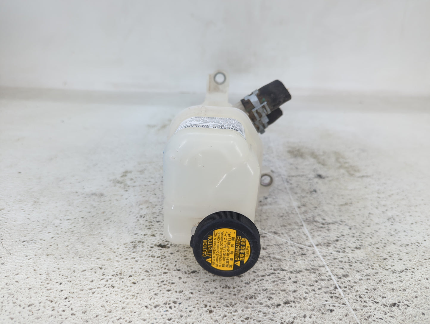 2012-2015 Toyota Prius Windshield Washer Fluid Reservoir Bottle Oem 1432603 - Oemusedautoparts1.com