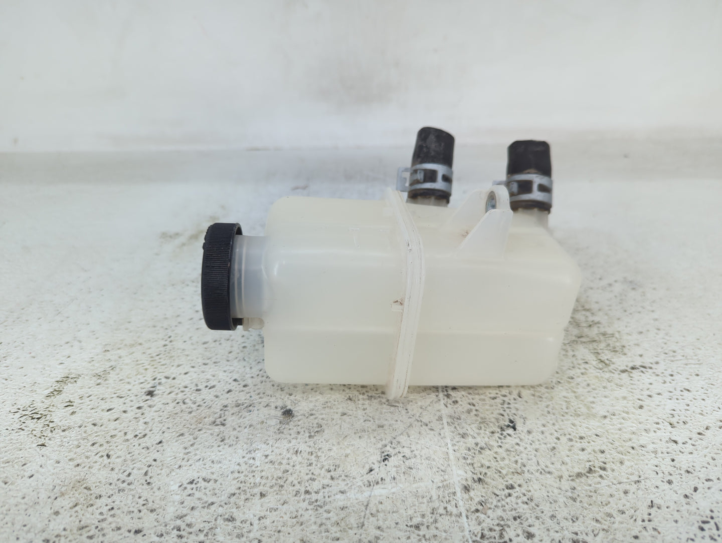 2012-2015 Toyota Prius Windshield Washer Fluid Reservoir Bottle Oem 1432603 - Oemusedautoparts1.com