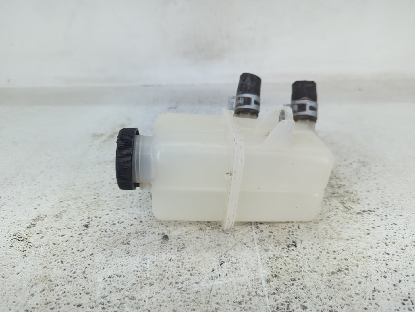 2012-2015 Toyota Prius Windshield Washer Fluid Reservoir Bottle Oem 1432603 - Oemusedautoparts1.com