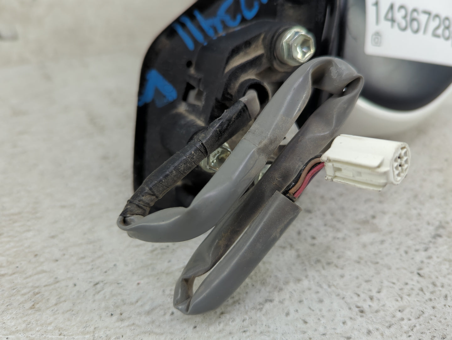 2010-2015 Toyota Prius Driver Side View Mirror - Left Door Mirror OEM Used - Oemusedautoparts1.com