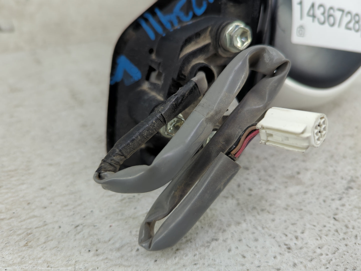 2010-2015 Toyota Prius Driver Side View Mirror - Left Door Mirror OEM Used - Oemusedautoparts1.com