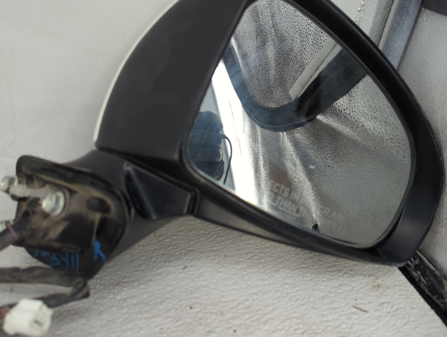 2010-2015 Toyota Prius Passenger Side View Mirror - Right Door Mirror OEM Used - Oemusedautoparts1.com