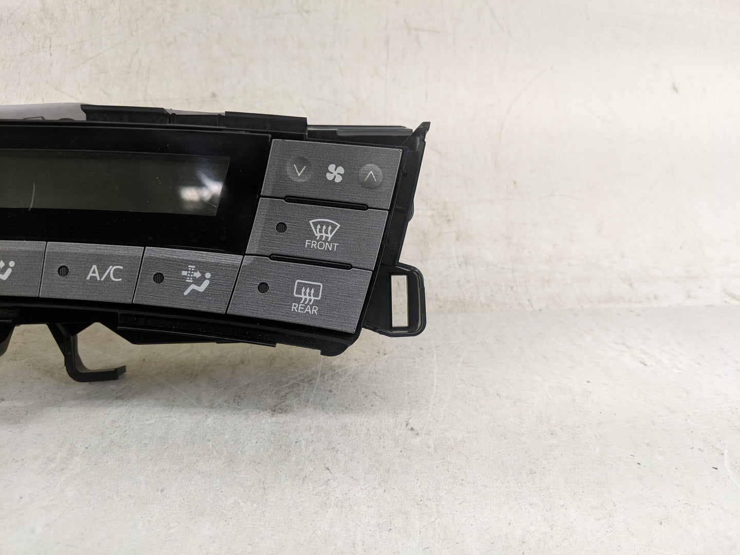 2013-2015 Toyota Prius Climate Control Module Temperature AC/Heater Replacement P/N:75D726 Fits Fits 2013 2014 2015 OEM Used