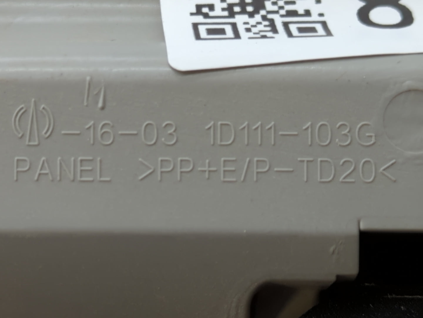 2013 Toyota Prius Overhead Roof Console - Oemusedautoparts1.com