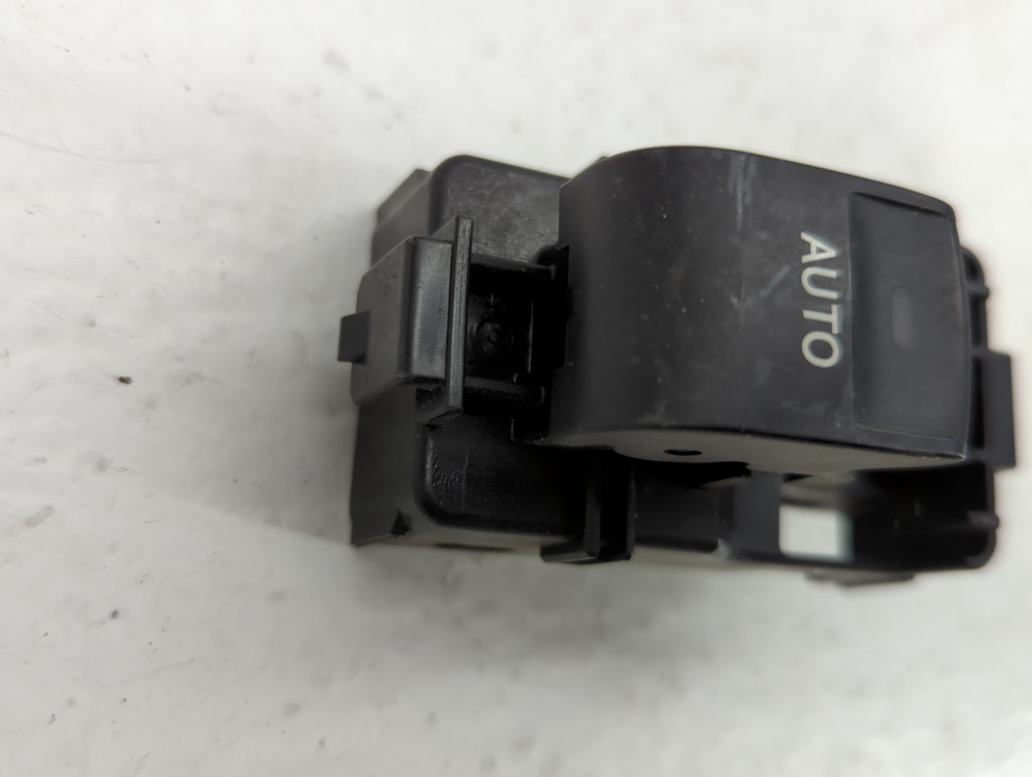 2013 Toyota Prius Passenger Right Rear Power Window Switch 192801 - Oemusedautoparts1.com