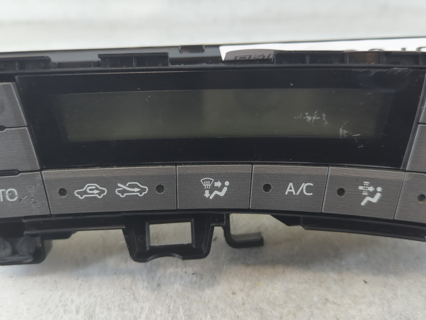 2013-2015 Toyota Prius Climate Control Module Temperature AC/Heater Replacement P/N:75D726 Fits Fits 2013 2014 2015 OEM Used
