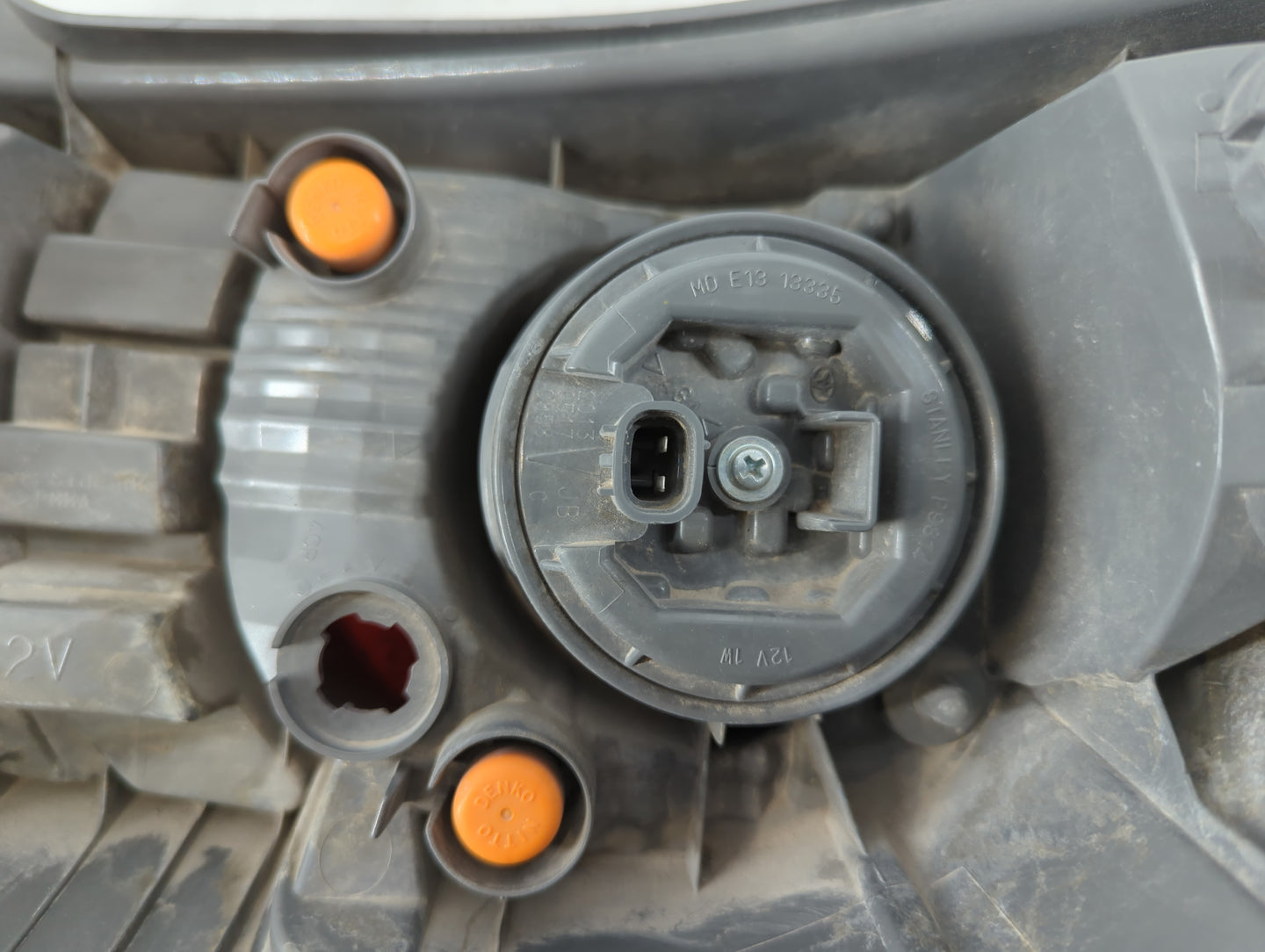 Toyota Prius Passenger Right Oem Head Light Headlight Lamp - Oemusedautoparts1.com