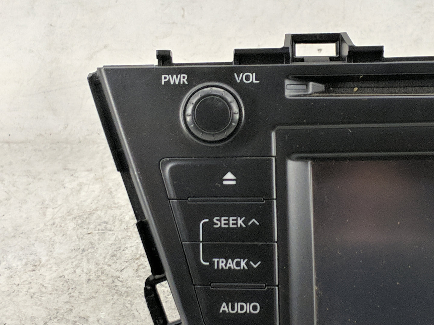 2012-2014 Toyota Prius V Radio AM FM Cd Player Receiver Replacement P/N:86140-47010 CV-VS01E14D Fits Fits 2012 2013 2014 OEM