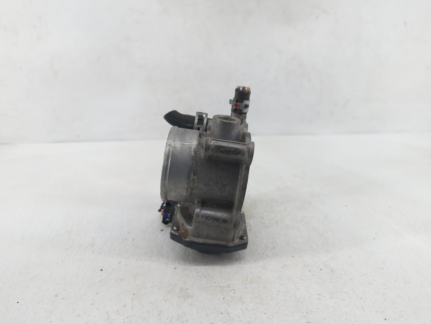 2012-2018 Toyota Prius V Throttle Body P/N:22030-37060 Fits Fits 2010 2011 2012 2013 2014 2015 2016 2017 2018 OEM Used Auto 