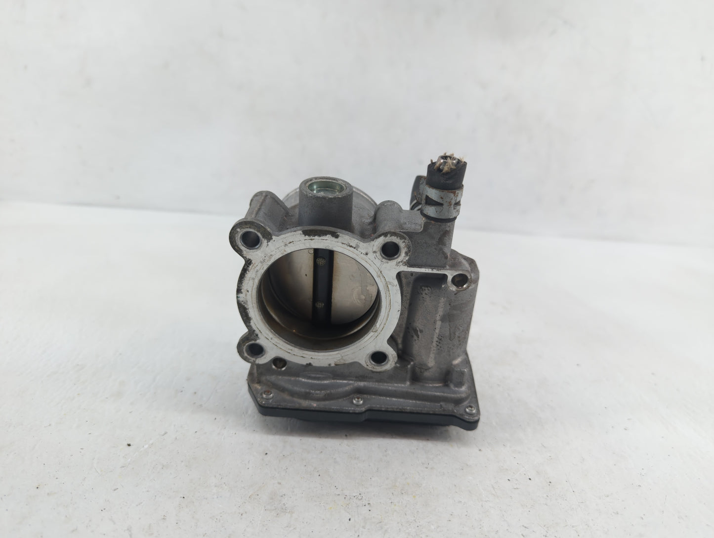 2012-2018 Toyota Prius V Throttle Body P/N:22030-37060 Fits Fits 2010 2011 2012 2013 2014 2015 2016 2017 2018 OEM Used Auto 