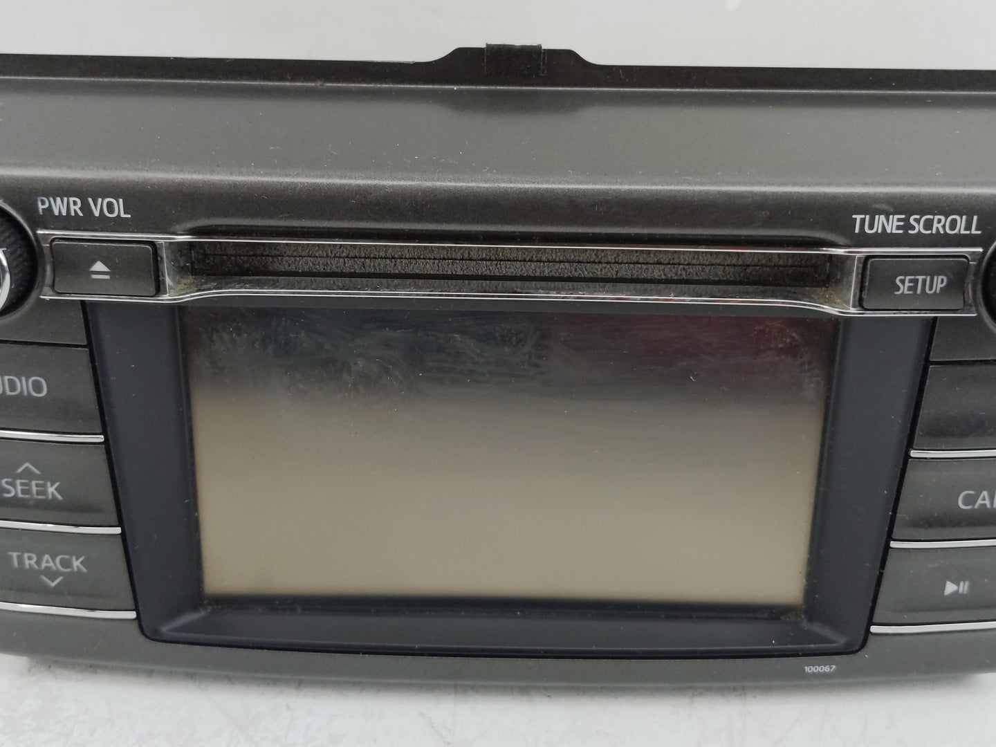 2013 Toyota Rav4 Radio AM FM Cd Player Receiver Replacement P/N:86140-42010 Fits OEM Used Auto Parts - Oemusedautoparts1.com