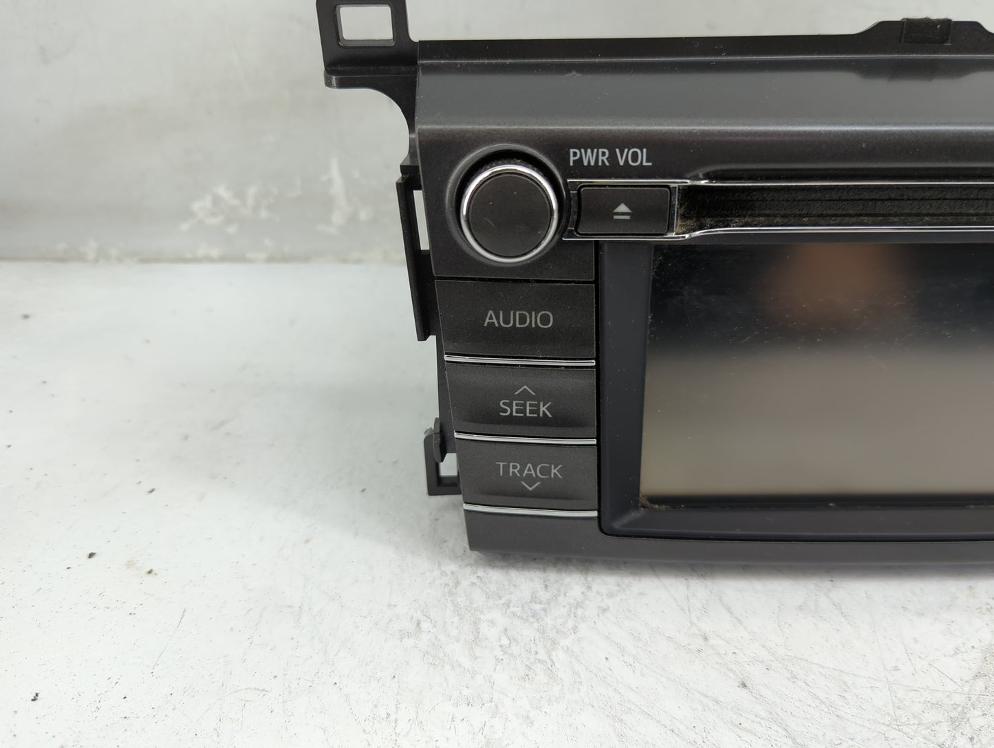 2013 Toyota Rav4 Radio AM FM Cd Player Receiver Replacement P/N:86140-42010 135000-9640A101 Fits OEM Used Auto Parts - Oemus