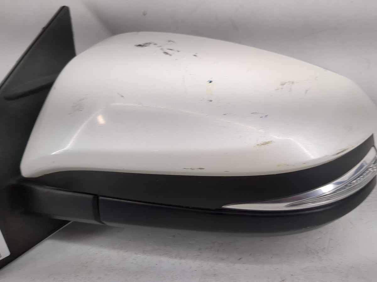 2013-2014 Toyota Rav4 Driver Side View Mirror - Left Door Mirror OEM Used - Oemusedautoparts1.com