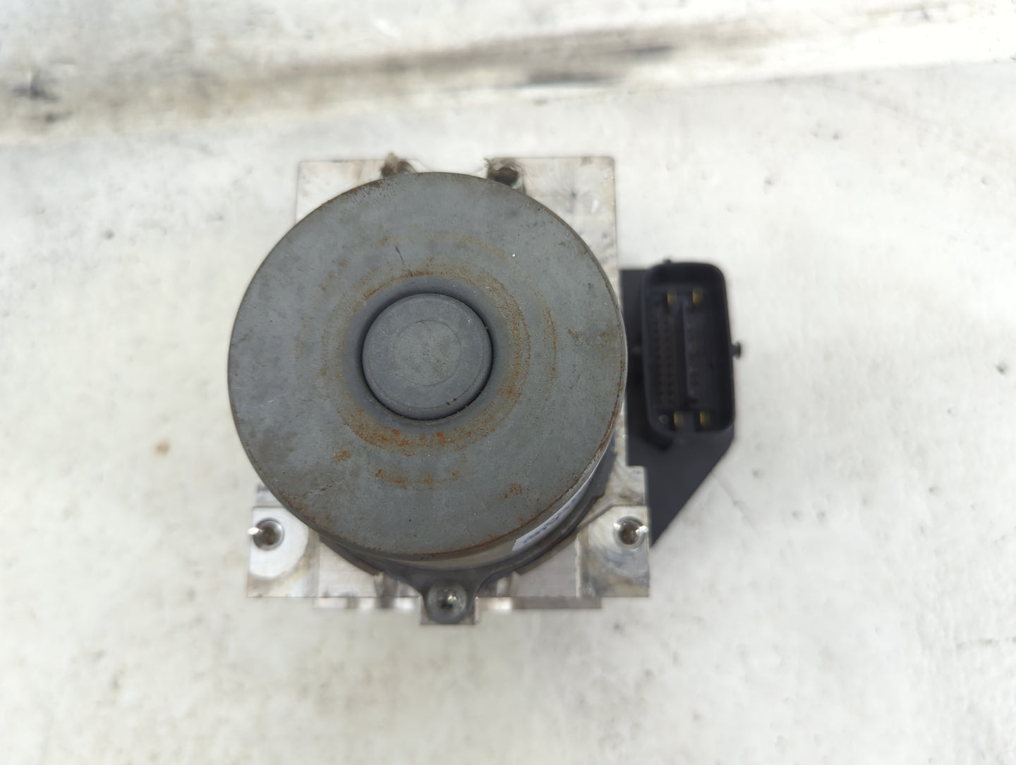 2013-2014 Toyota Rav4 ABS Pump Control Module Replacement Fits Fits 2013 2014 OEM Used Auto Parts - Oemusedautoparts1.com