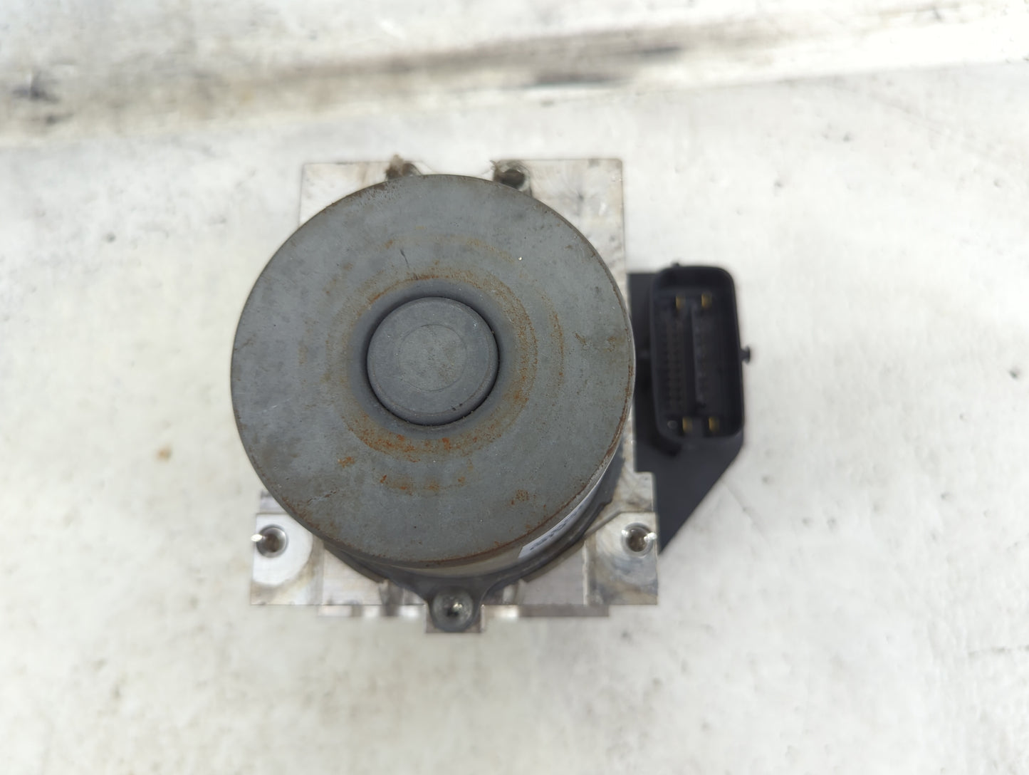 2013-2014 Toyota Rav4 ABS Pump Control Module Replacement Fits Fits 2013 2014 OEM Used Auto Parts - Oemusedautoparts1.com