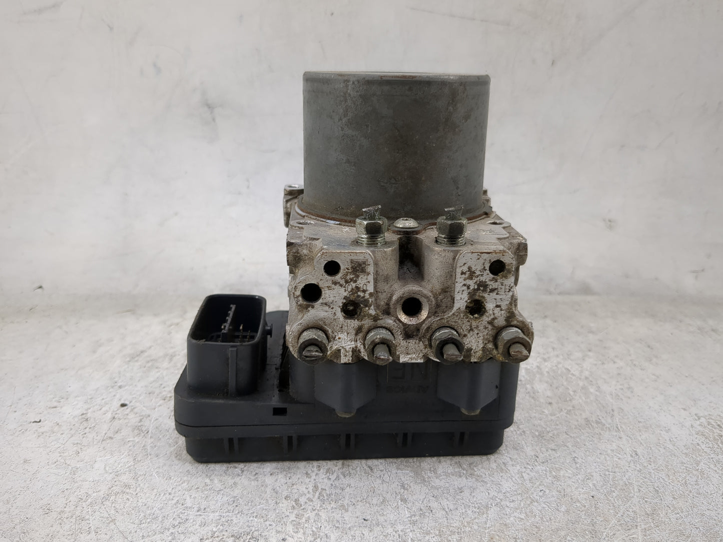 2013-2014 Toyota Rav4 ABS Pump Control Module Replacement P/N:44540-42280 133800-0720 Fits Fits 2013 2014 OEM Used Auto Part