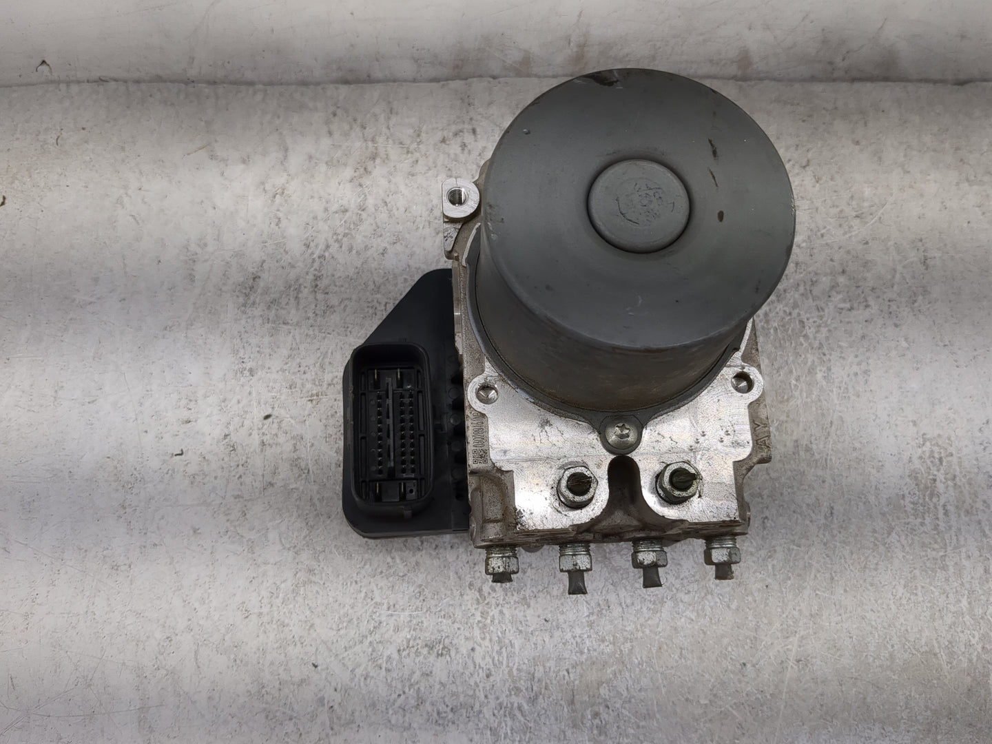 2013-2014 Toyota Rav4 ABS Pump Control Module Replacement P/N:44540-42280 133800-0720 Fits Fits 2013 2014 OEM Used Auto Part