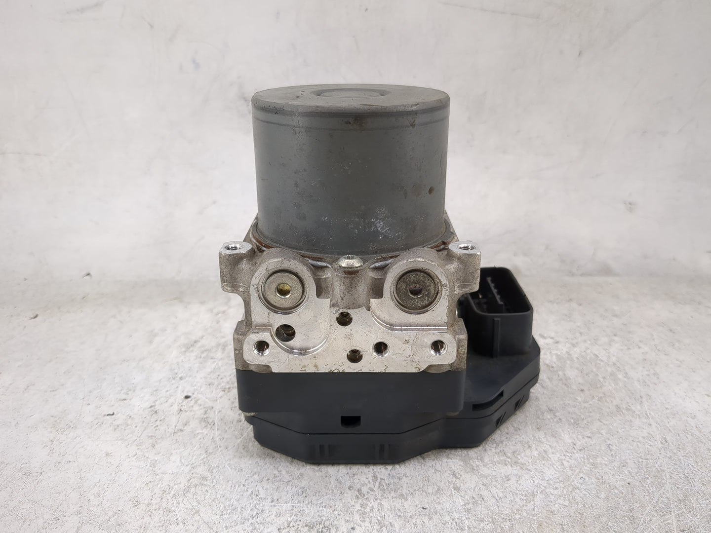 2013-2014 Toyota Rav4 ABS Pump Control Module Replacement P/N:44540-42280 133800-0720 Fits Fits 2013 2014 OEM Used Auto Part