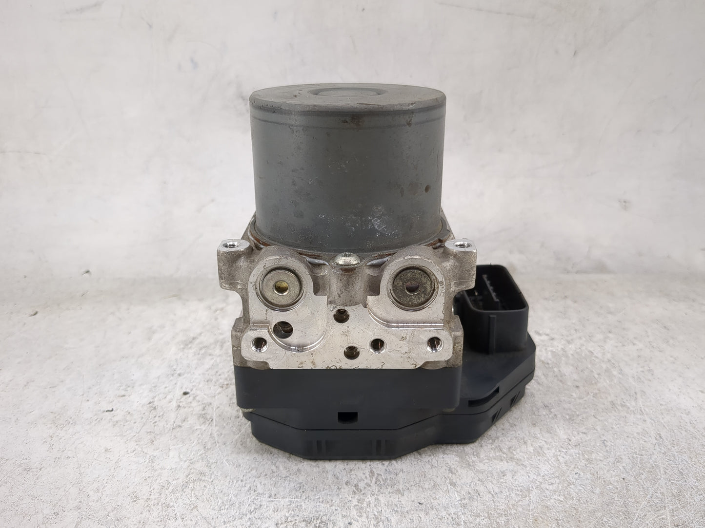 2013-2014 Toyota Rav4 ABS Pump Control Module Replacement P/N:44540-42280 133800-0720 Fits Fits 2013 2014 OEM Used Auto Part