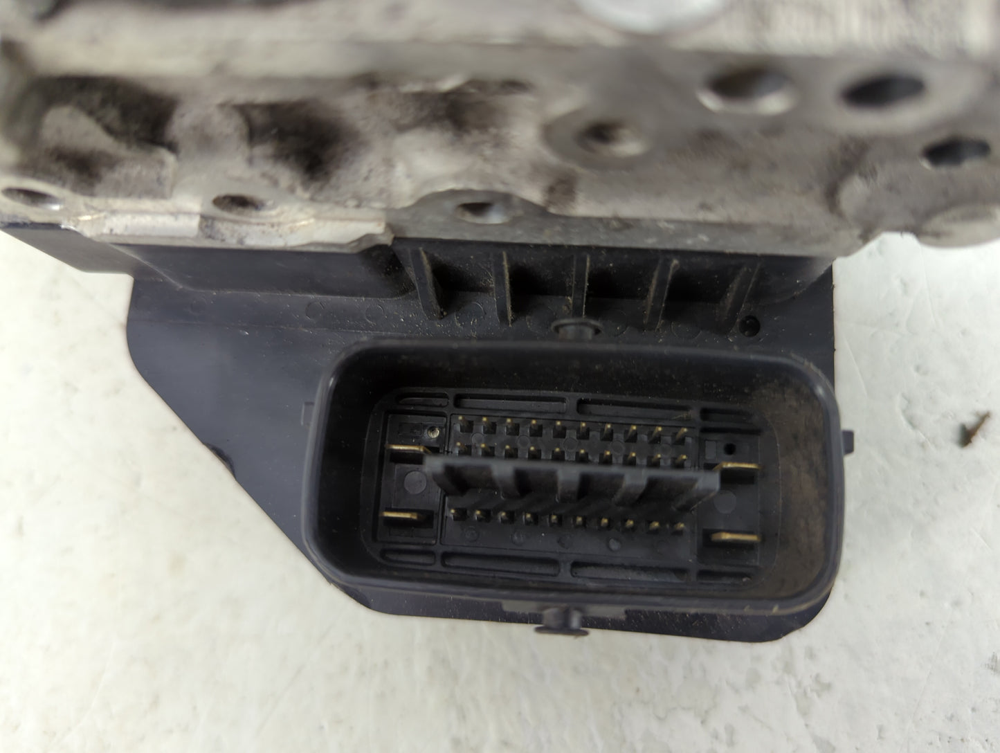 2013-2014 Toyota Rav4 ABS Pump Control Module Replacement Fits Fits 2013 2014 OEM Used Auto Parts - Oemusedautoparts1.com