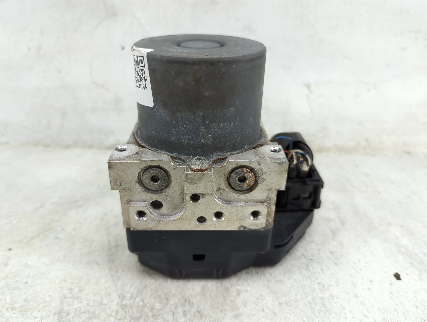 2013-2014 Toyota Rav4 ABS Pump Control Module Replacement Fits Fits 2013 2014 OEM Used Auto Parts - Oemusedautoparts1.com