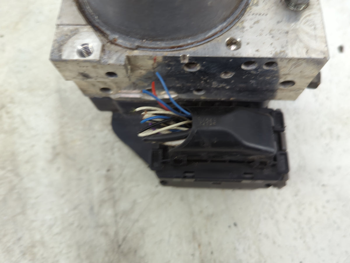 2013-2014 Toyota Rav4 Anti-Lock Brake ABS Pump Module Actuator OEM Fits Fits 2013 2014 OEM Used Auto Parts - Oemusedautopart