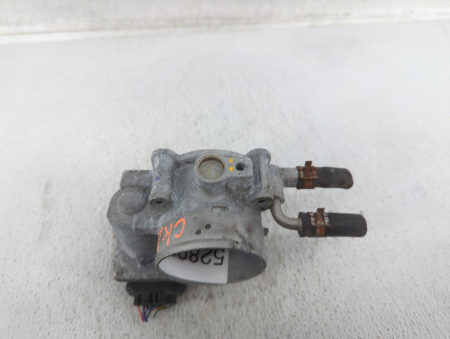 2009-2018 Toyota Rav4 Throttle Body P/N:22030-0V010 Fits Fits 2009 2010 2011 2012 2013 2014 2015 2016 2017 2018 2019 OEM Use