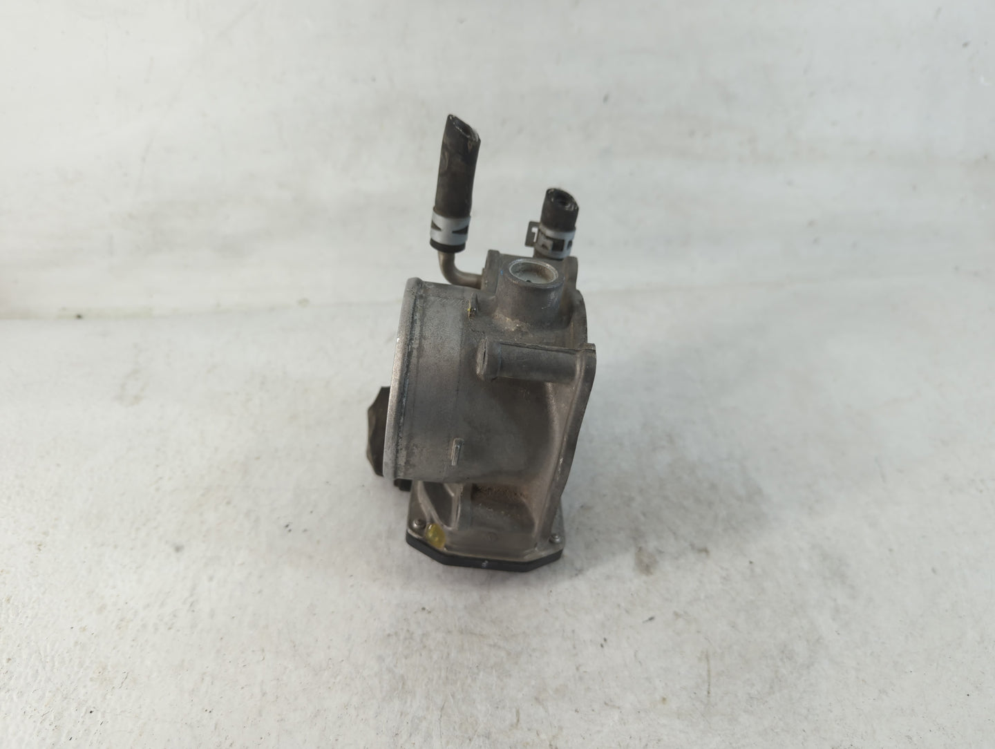 2009-2018 Toyota Rav4 Throttle Body P/N:22030-0V010 Fits Fits 2009 2010 2011 2012 2013 2014 2015 2016 2017 2018 2019 OEM Use